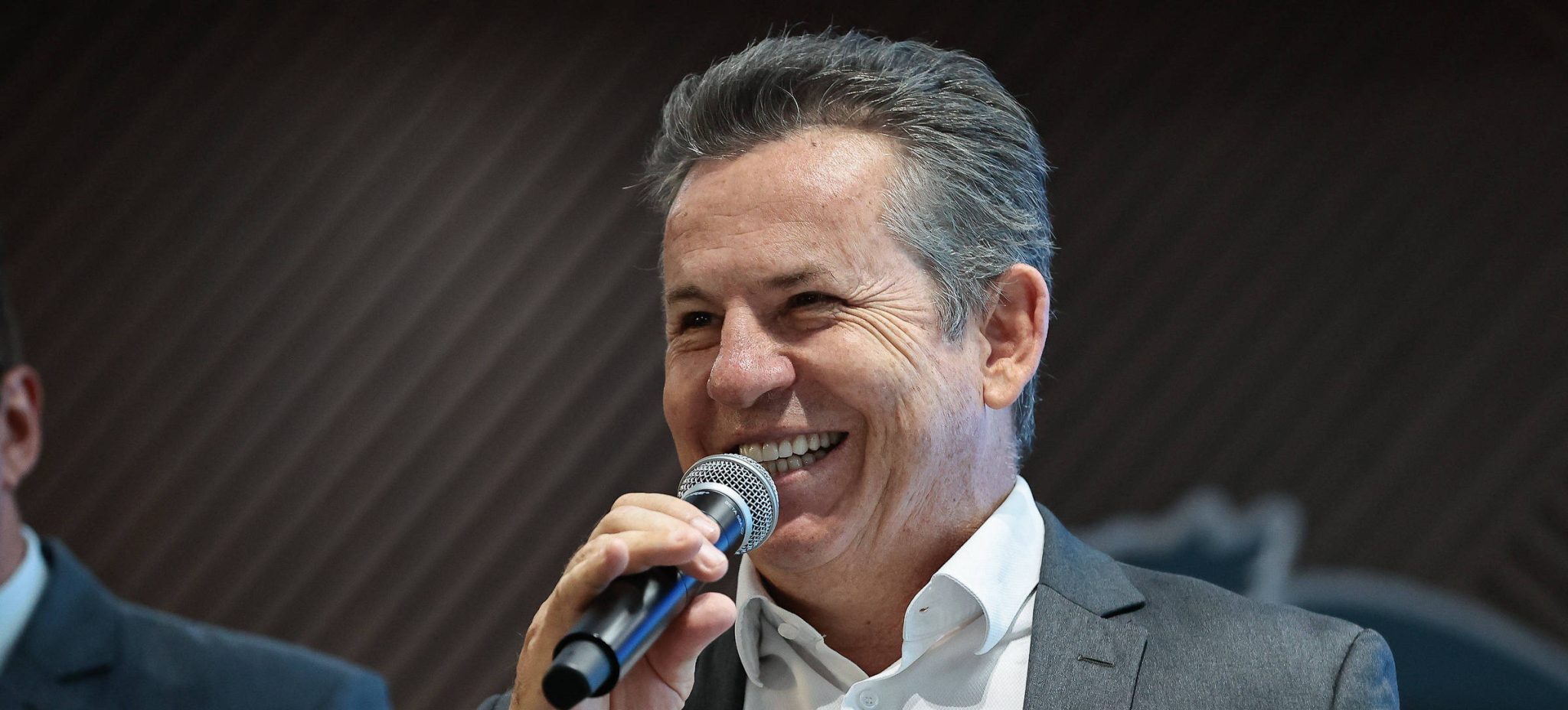 Aprovação de Mauro Mendes segue em alta e alcança 82% em Mato Grosso