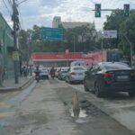 Rua 13 de Junho é interditada após rompimento de adutora em Cuiabá