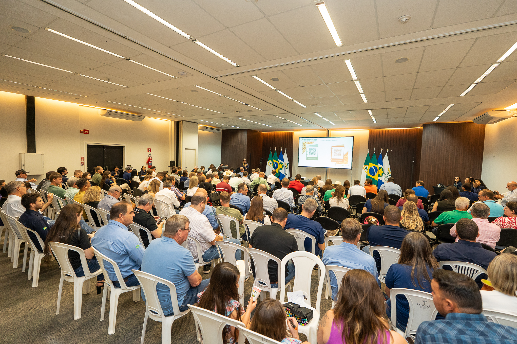 Produtores se reúnem pelo segundo dia e avançam em discussões sobre Defesa Agrícola, Logística e Relacionamento Institucional
