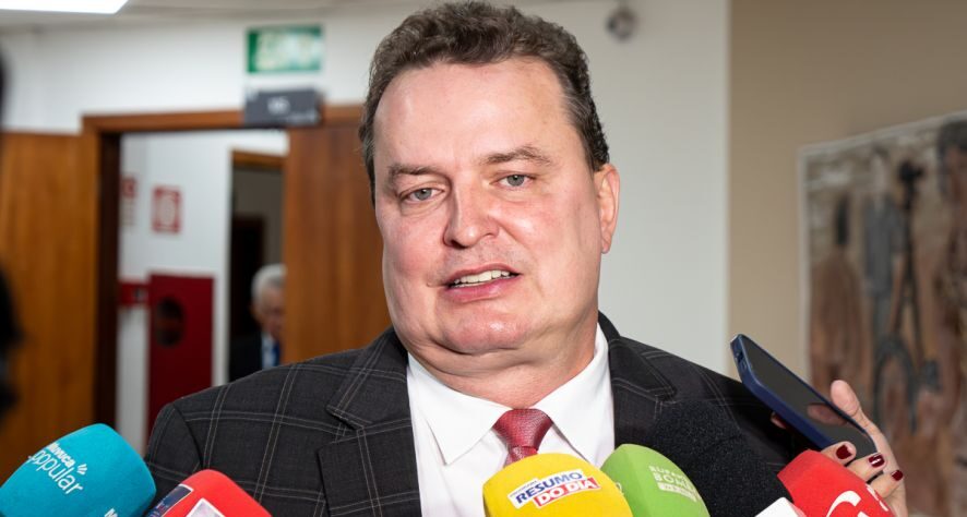 Disputa por controle do PSB esquenta e Max reage a Taques: “Forçar permanência não existe”