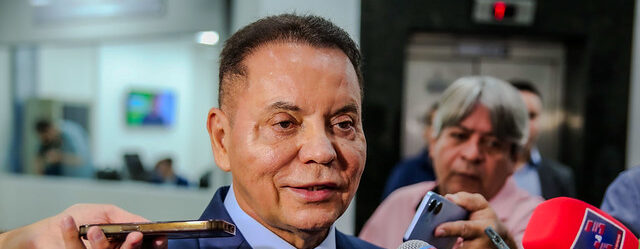 Botelho rompe com bloco governista, adere à oposição e muda composição de comissões na ALMT