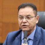 Botelho descarta debandada no União e projeta reeleição de 23 deputados