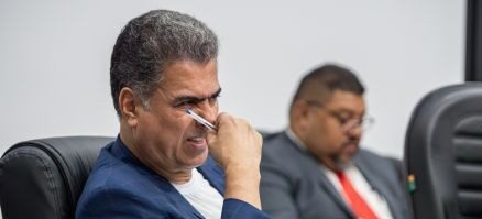 Justiça aperta Emanuel: ex-prefeito tem 15 dias para pagar R$ 40 mil a Mauro Mendes por falas na campanha