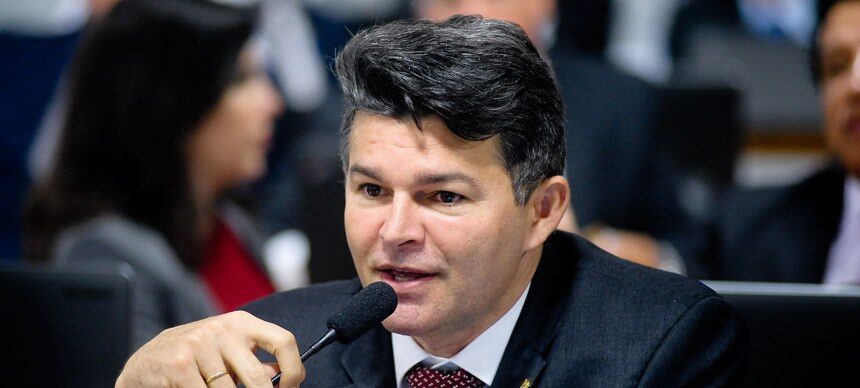Medeiros desafia ordem de retirada em CPMI do INSS e provoca suspensão de sessão