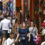 Alta de 0,4% no varejo recoloca comércio brasileiro no topo da série histórica