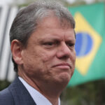 Em tom de campanha, Tarcísio reage a Lula, ataca Haddad e alfineta gestão Alckmin