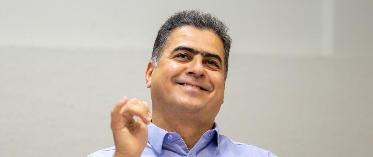 Emanuel Pinheiro tem contas bloqueadas após não pagar indenização a Mauro Mendes