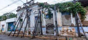 Risco de desabamento leva Prefeitura de Cuiabá a solicitar prazo para demolir casarão histórico