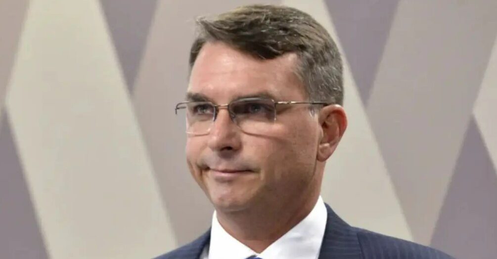 Sem Flávio Bolsonaro, evento do PL em MT sofre mudança e gera reavaliação estratégica