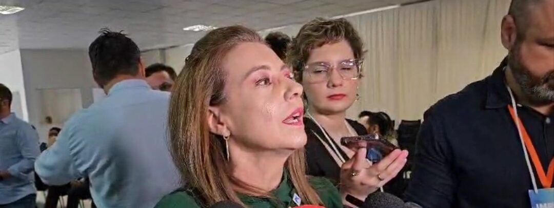 Prefeita Flávia declara que primeira opção recusou e opção política foi buscar interlocução com Câmara