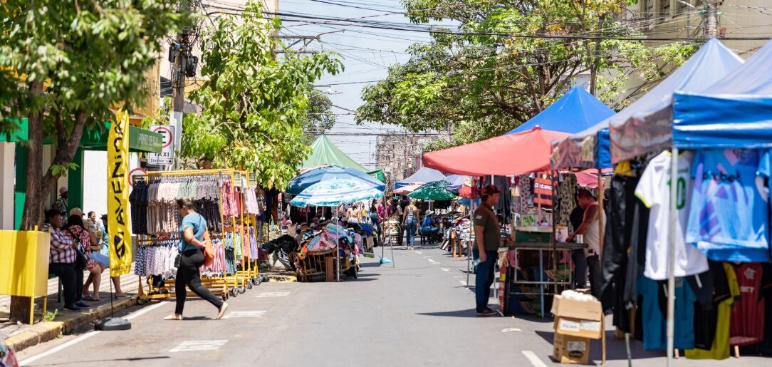 Comerciantes da Rua 13 relatam pior ano da história e queda drástica nas vendas em Cuiabá