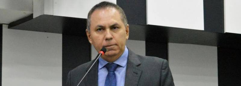 Dilemário enfrenta cenário adverso e mantém projeto de poder na Câmara de Cuiabá