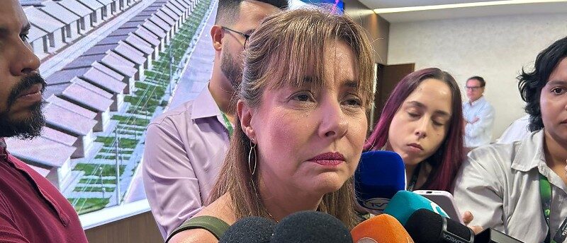 Flávia Moretti desafia articulação de 17 vereadores e pede apoio a Lucas Chapéu do Sol
