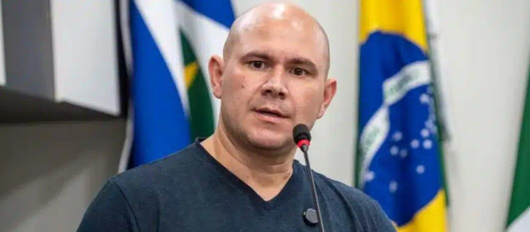 “Não estou envolvido em escândalos”, diz Abílio ao responder críticas de Botelho