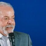 Lula defende controle das redes para evitar interferência externa nas eleições