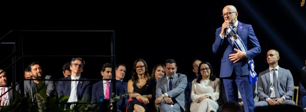 Em seu primeiro discurso após posse, Pivetta prioriza combate ao crime, anuncia ações contra feminicídio e endurece discurso político