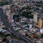 Cuiabá avança, mas trava: ranking expõe entraves para geração de empregos