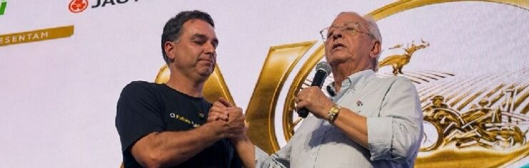 Em meio a vaias, Jayme nega aproximação eleitoral com Flávio Bolsonaro e endurece discurso