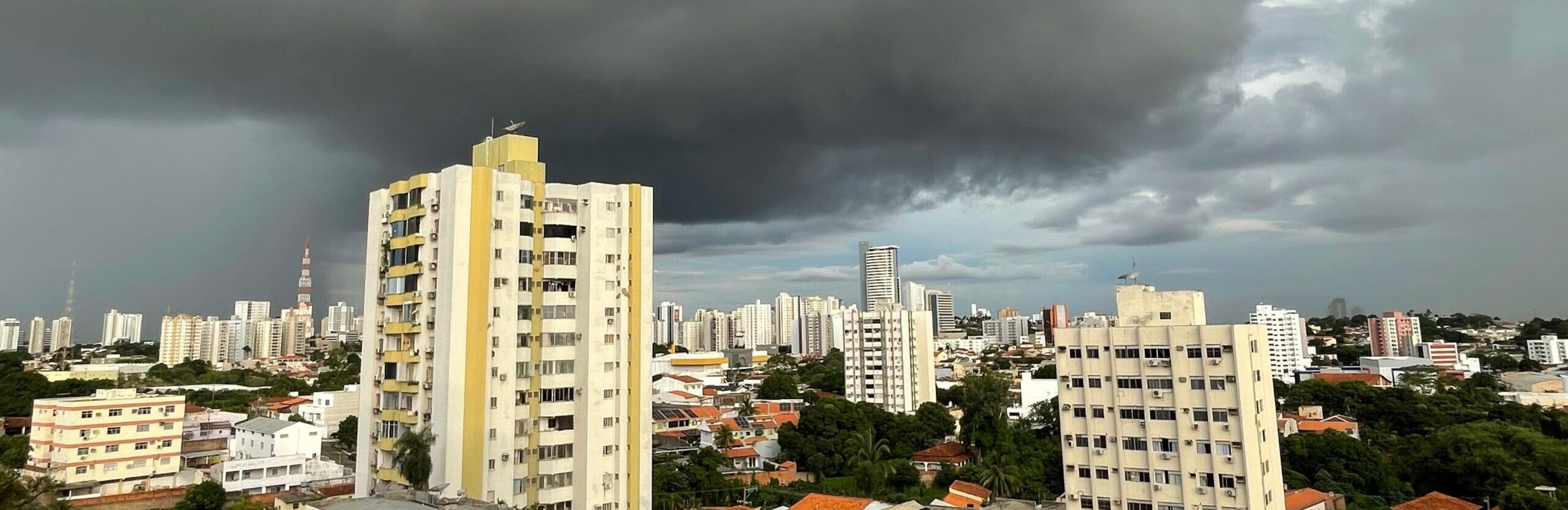 Semana começa com instabilidade e previsão de chuva quase todos os dias em Cuiabá