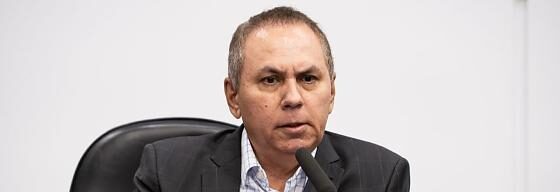 Dilemário mantém projeto para comandar Câmara e eleva pressão sobre Paula Calil