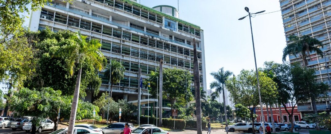 Prefeitura de Cuiabá trava gasto milionário na Educação após suspeita de superfaturamento