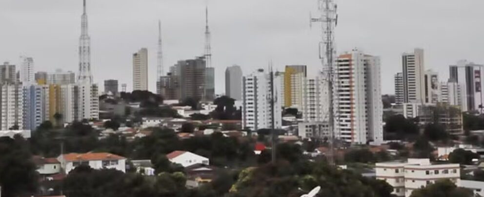 Frio mobiliza força-tarefa em Cuiabá para atender moradores de rua durante madrugadas