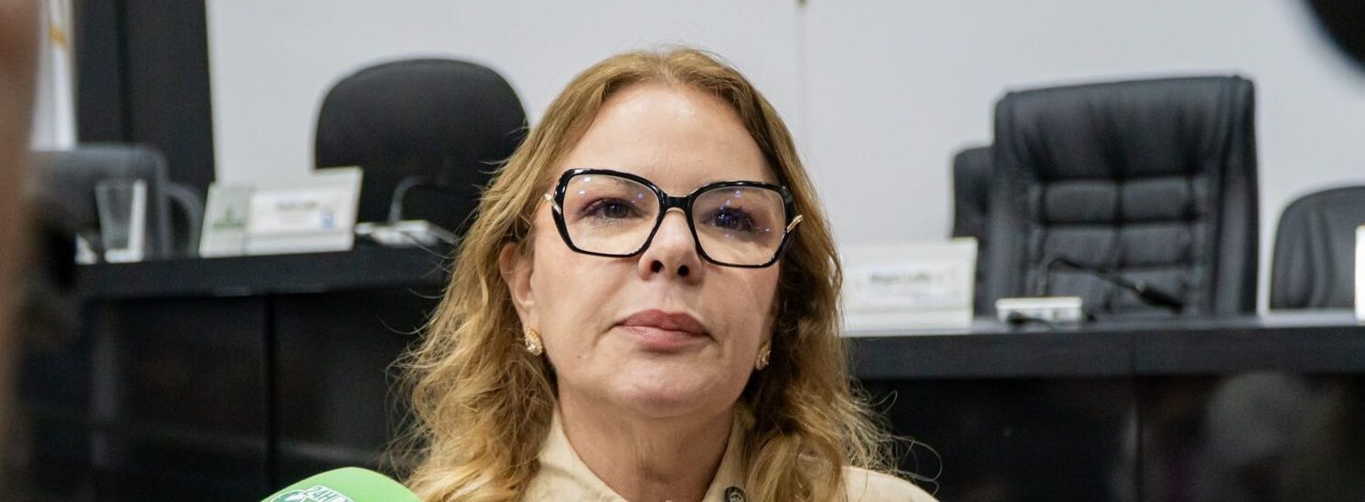 Parecer jurídico abre brecha e reeleição de Paula Calil ganha força nos bastidores