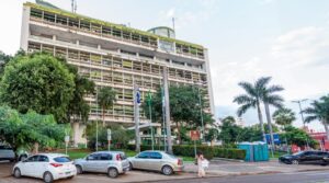 Prefeitura troca pagamento de R$ 558 mil por construção de praça em condomínio de alto padrão