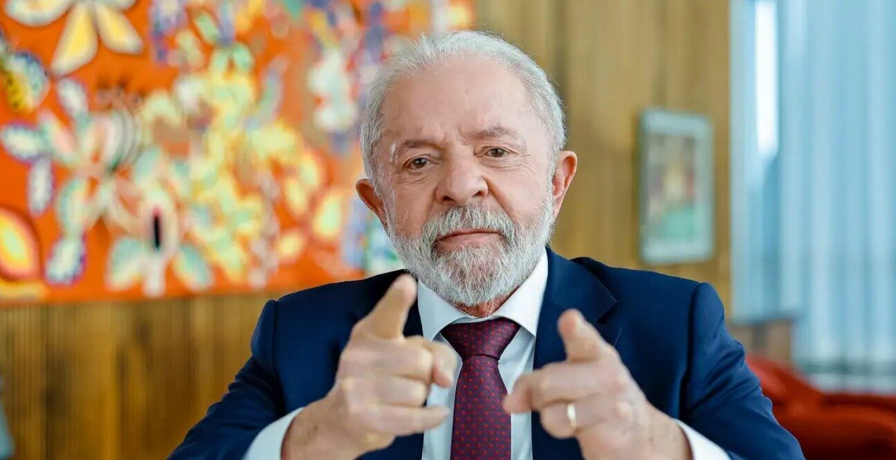 Nova pesquisa mostra Lula à frente de Flávio Bolsonaro na corrida presidencial de 2026