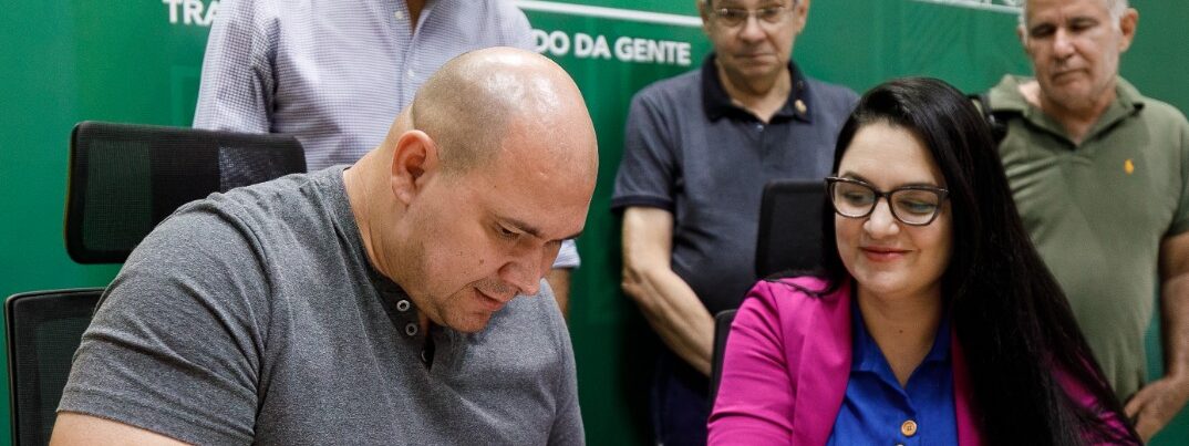 Samantha diz que não precisa “inventar narrativa” e responde provocação de Max Russi