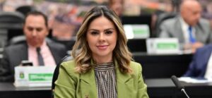 Michelly rompe alinhamento com Paula Calil e afirma: “Sou base do Abílio, não da presidente da Câmara”