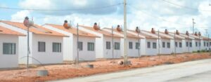 Governo pede autorização para empréstimo de R$ 1,5 bilhão e promete 60 mil casas populares