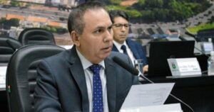 Dilemário quer Reginaldo focado em Obras e cobra reforço na operação tapa-buracos