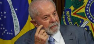 De olho na reeleição, Lula abandona confronto direto e prepara campanha focada em resultados