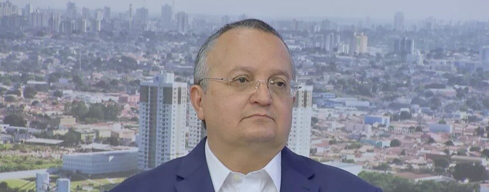 Pedro Taques vira alvo de ação no TRE após publicações contra Mauro e Fábio Garcia