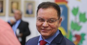 Botelho diz que MDB aguarda convite para definir aliança ao Governo e amplia pressão sobre pré-candidatos