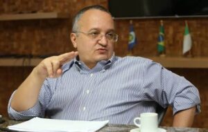Pedro Taques enfrenta rejeição de aliados de Lula e impasse ameaça unidade da esquerda em Mato Grosso