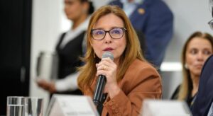 Depois de admitir crise financeira, prefeita de Várzea Grande libera salários antes do prazo