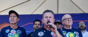 Mauro Mendes reforça apoio a Pivetta e endurece discurso contra adversários na largada da campanha