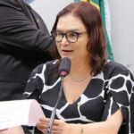 Rosa Neide diz que Flávio Bolsonaro “não tem o que oferecer” e defende Lula