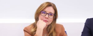 Em meio à crise financeira, Flávia Moretti pede empréstimo de R$ 22,4 milhões para saúde de VG