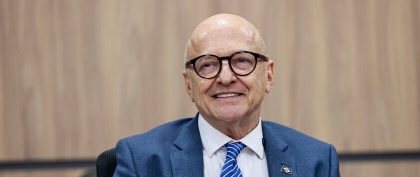 Pivetta prepara reforma para concentrar gestão, fundir secretarias e dar mais autonomia aos municípios